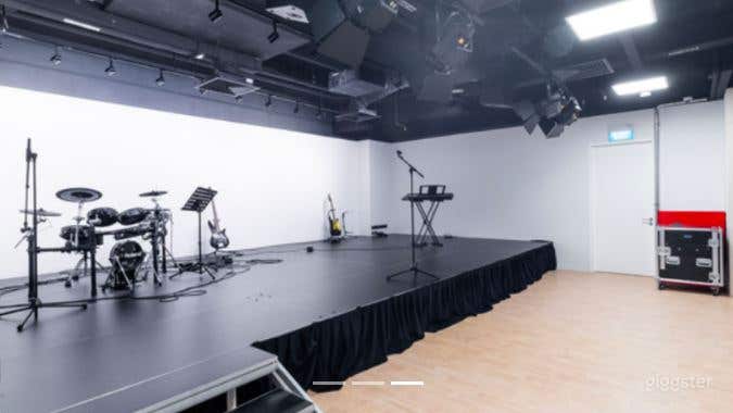 Music Room w/ Stage in Singapore Photo 1