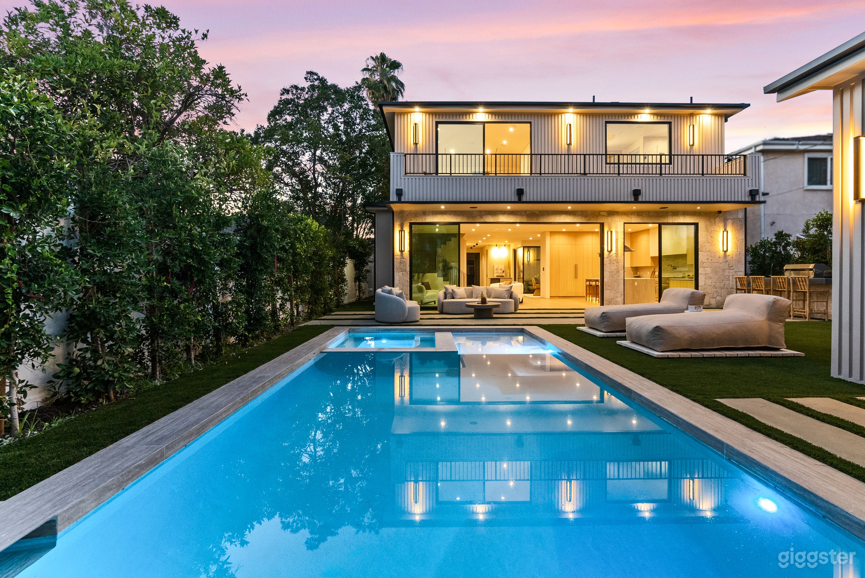 The ultimate luxury lifestyle living home Photo 2