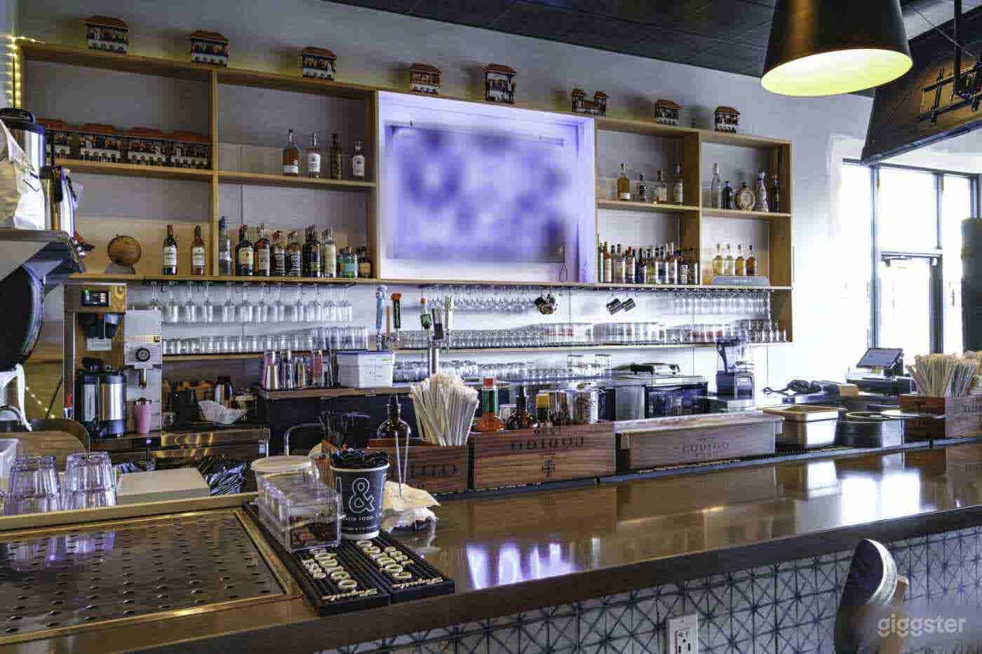 Energetic &amp; Bright Restaurant in Henderson Photo 3