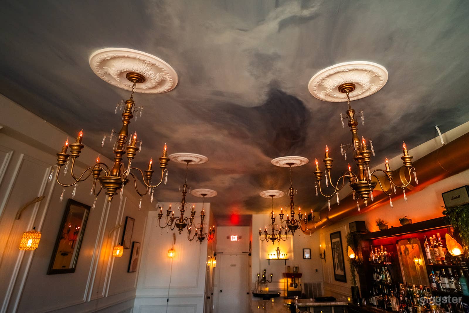 Craft cocktail bar with European vibes Photo 3