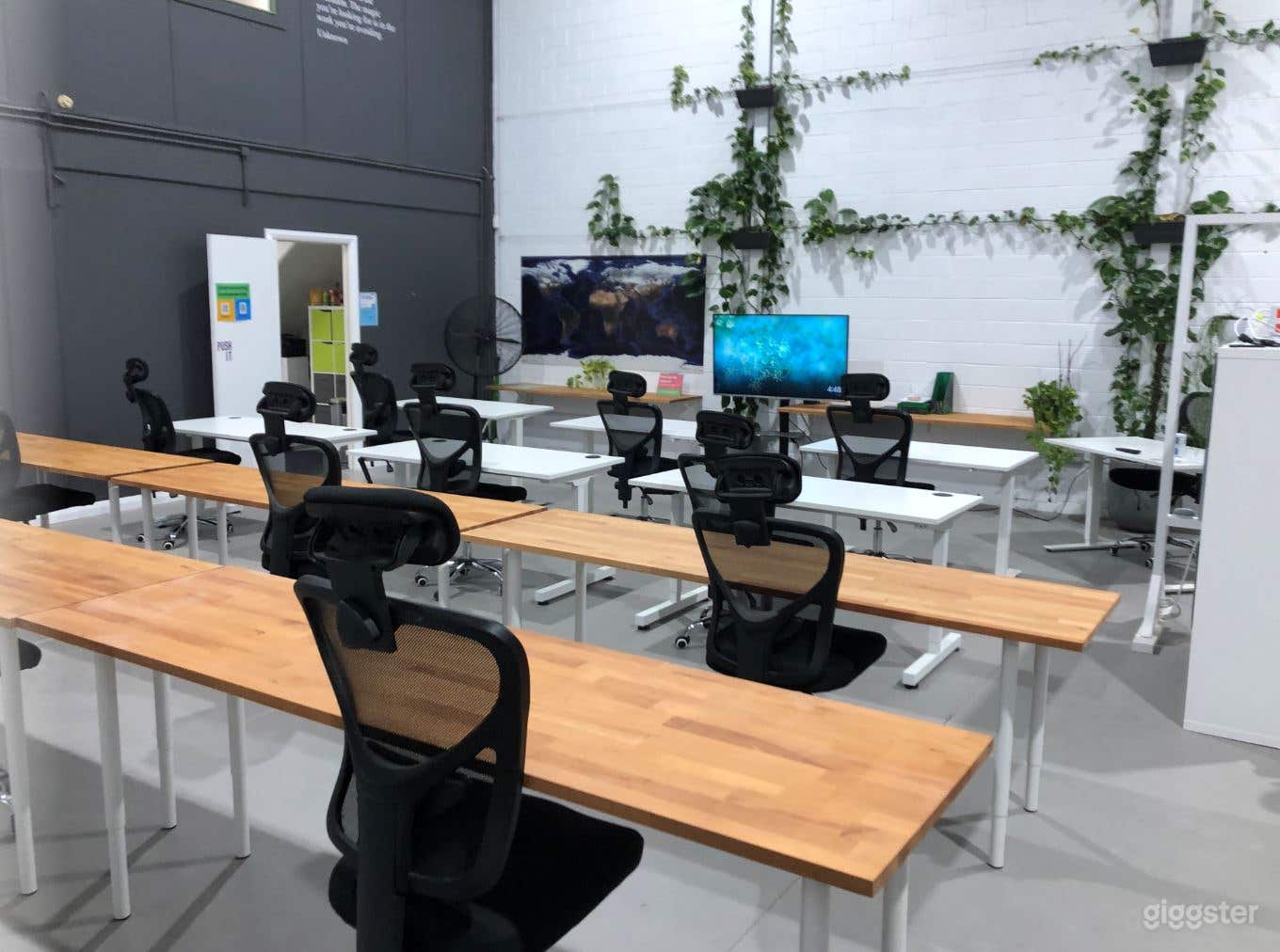 Office Event Space  Photo 4