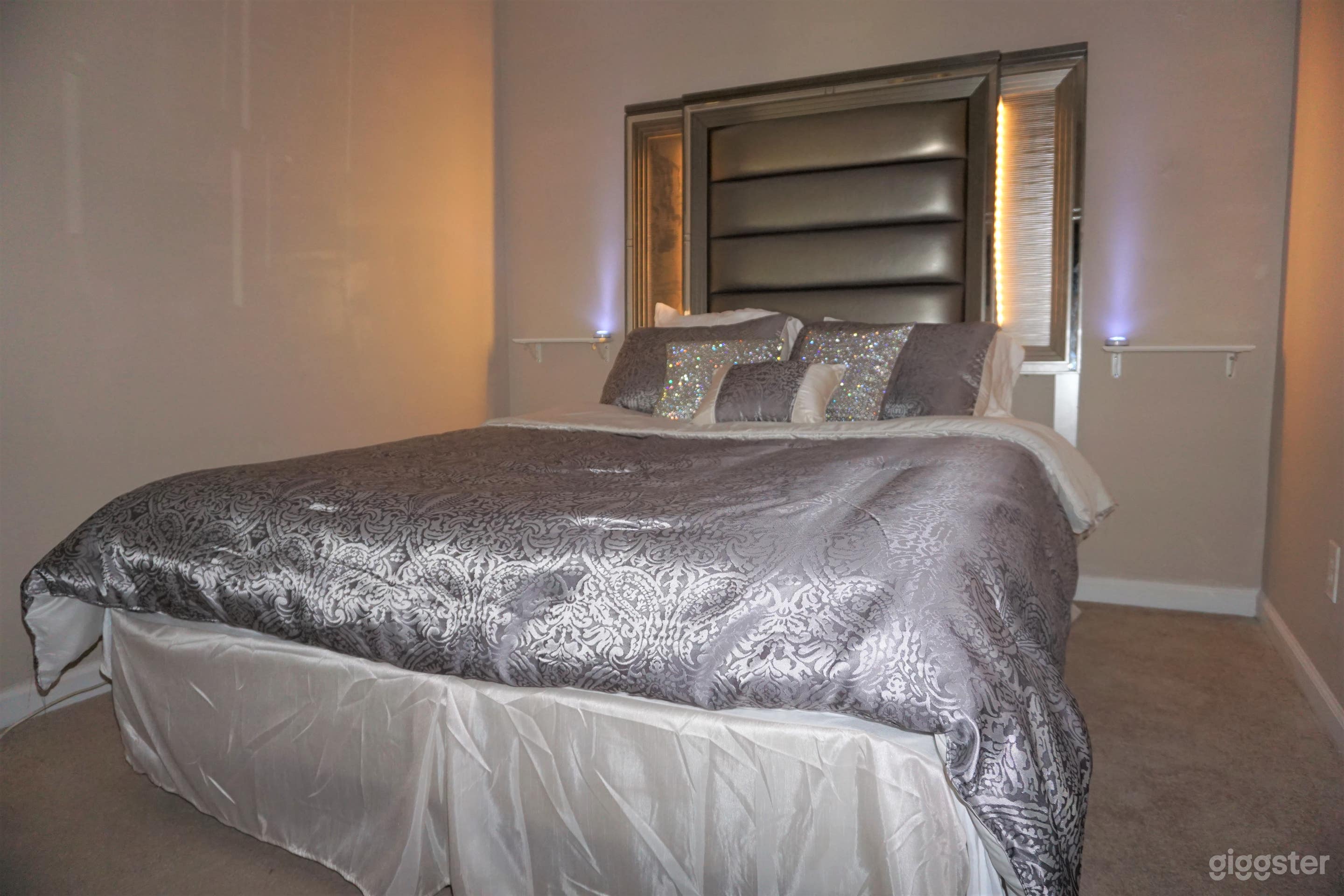 Chic Bedroom for all film/photo projects Photo 3