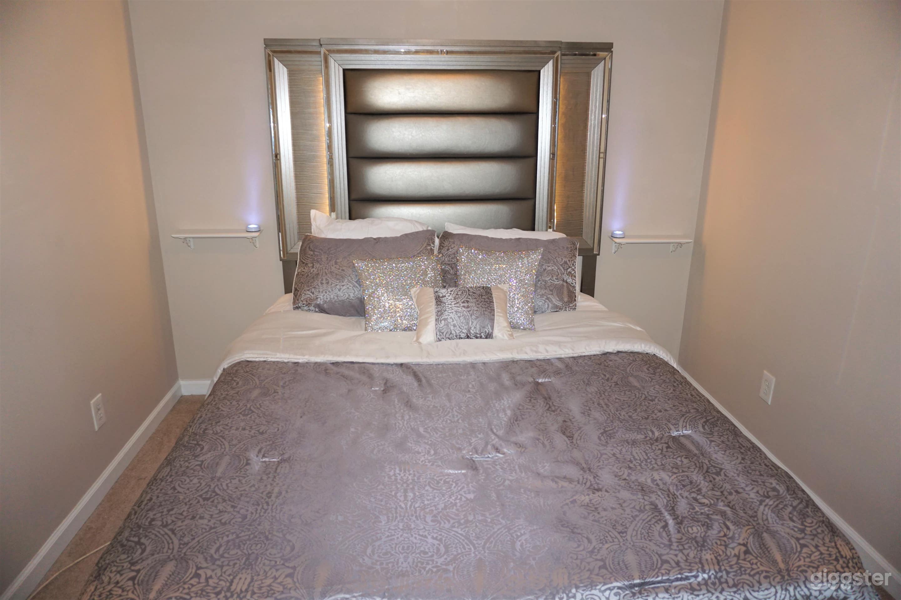 Chic Bedroom for all film/photo projects Photo 2