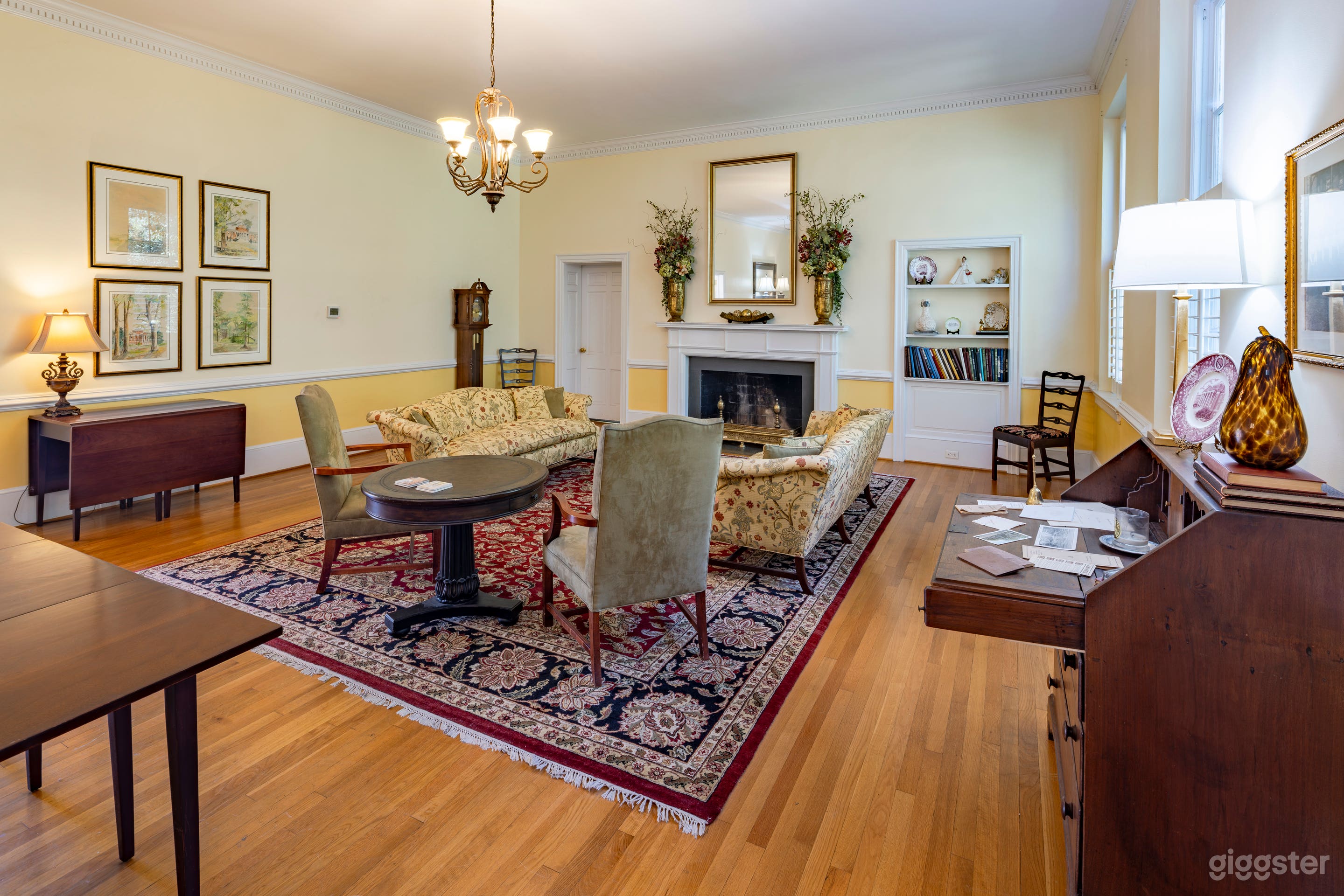 Timeless Alumnae House Parlor Photo 1