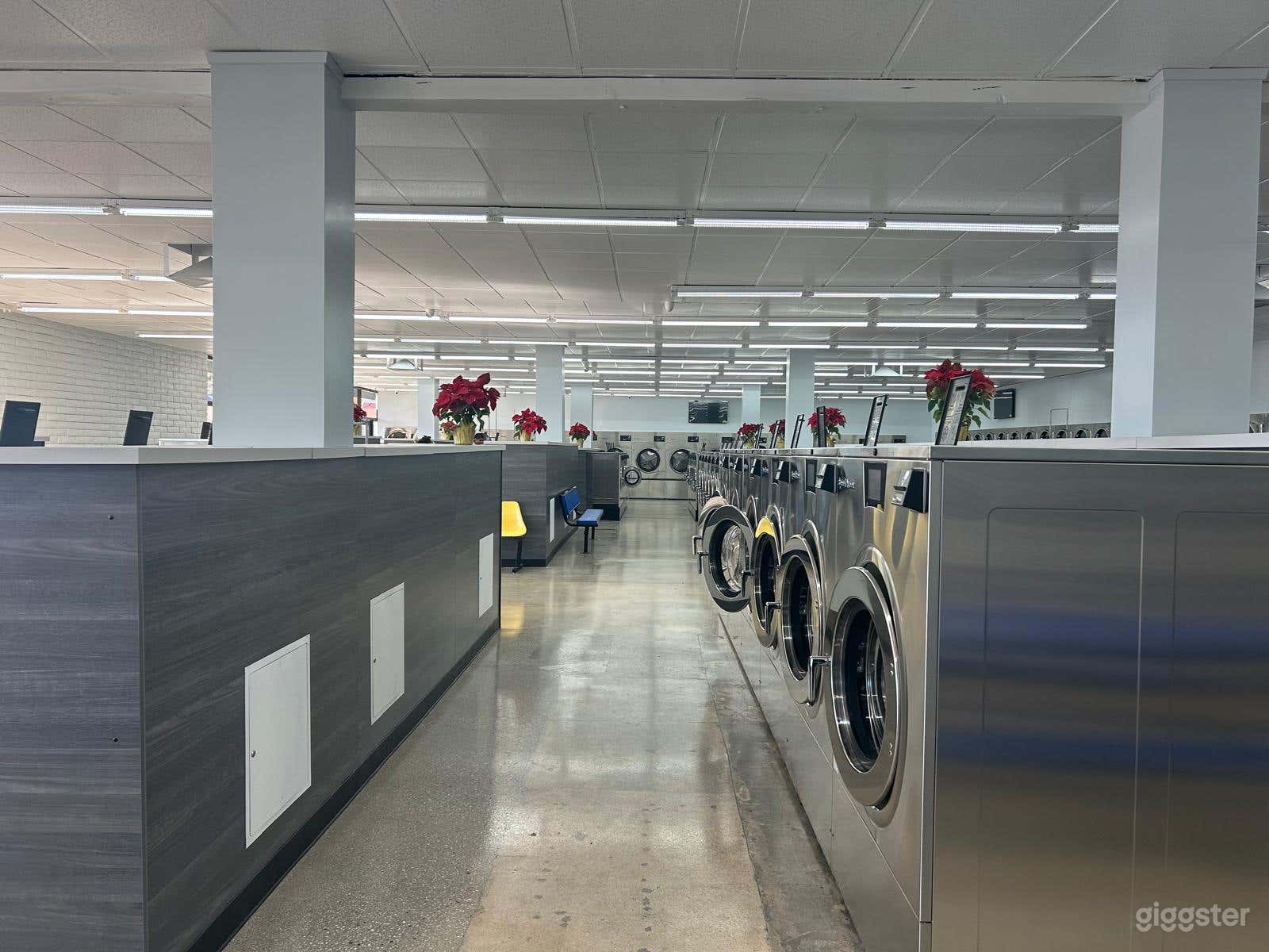 Mission Hills Laundromat Photo 2