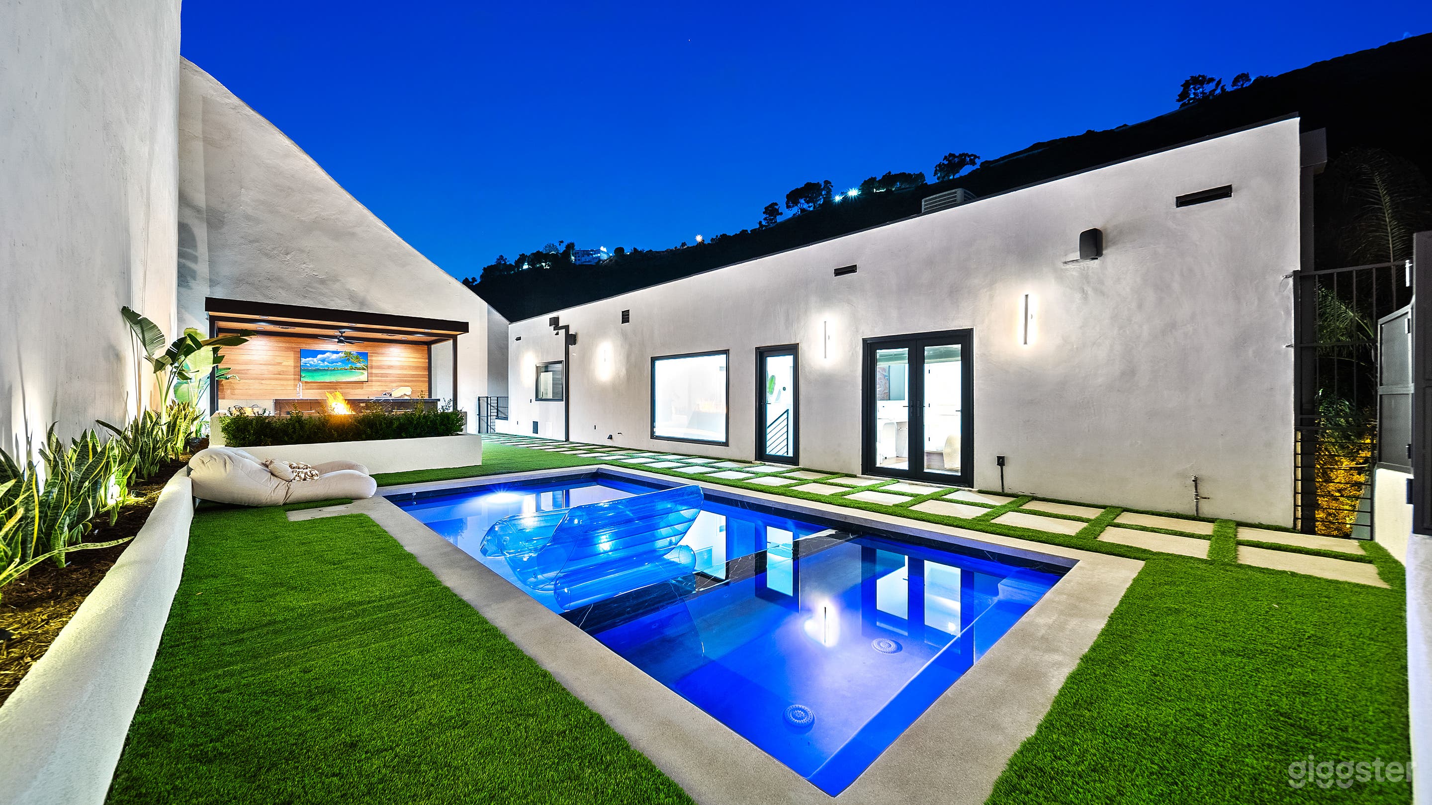 Beverly Hills Hideaway with Pool &amp; Canyon Views Photo 1