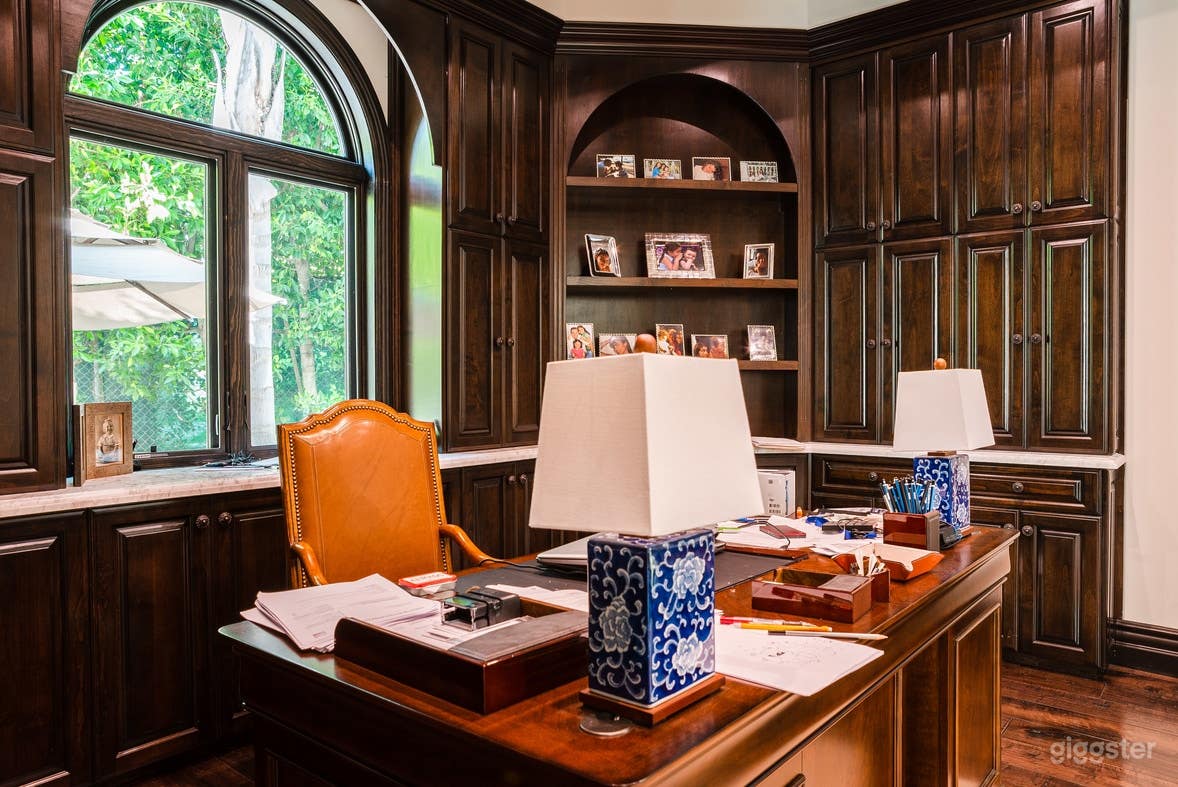 Chantilly Bright Spacious Mansion Photo 3