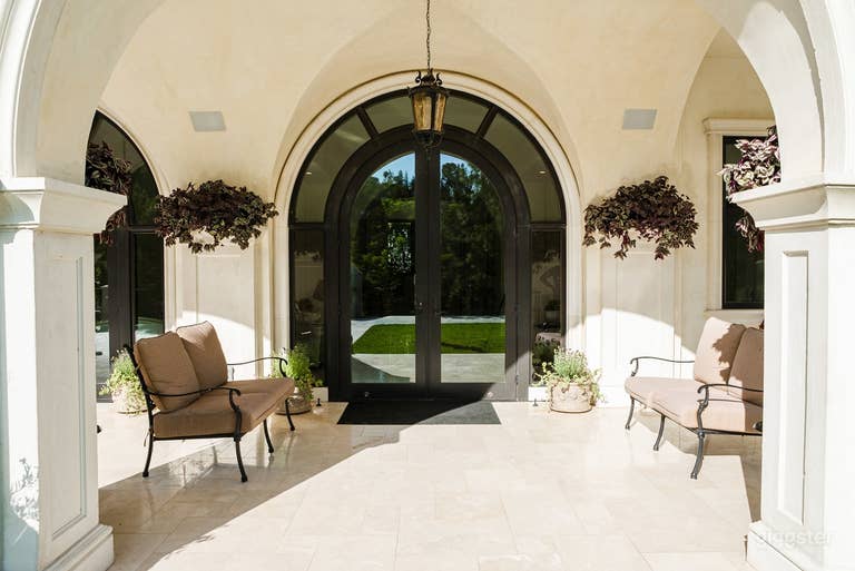  Chantilly Bright Spacious Mansion 