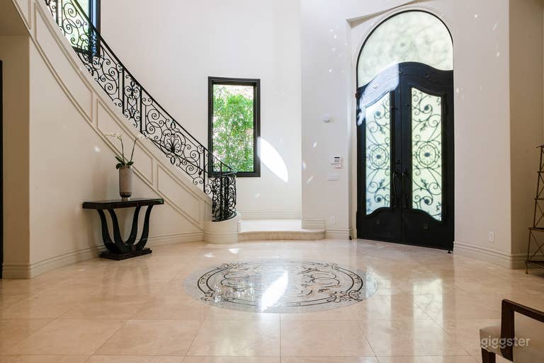  Chantilly Bright Spacious Mansion 