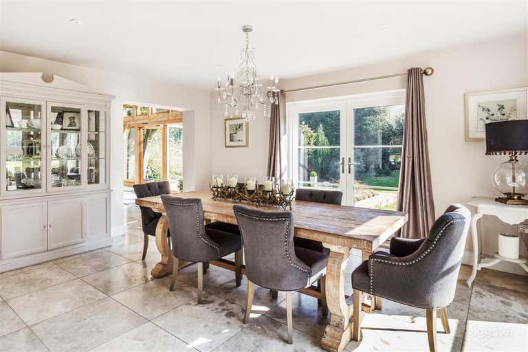  Stunning 5 bed in the heart of the Surrey Hills 
