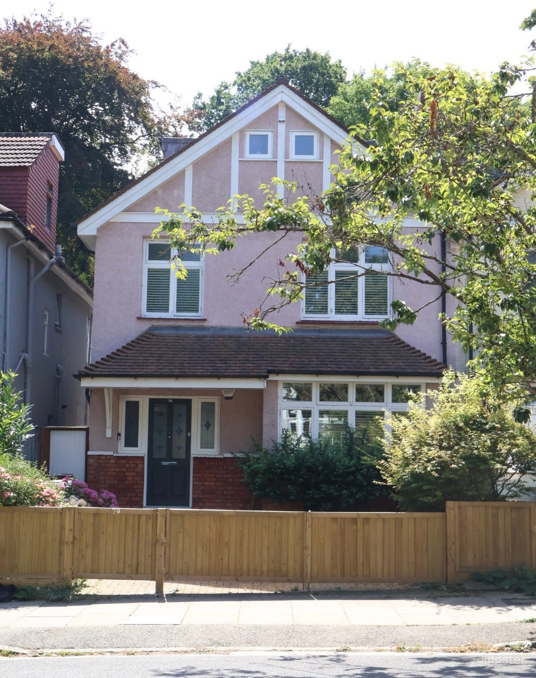 Beautiful Highgate hideaway Photo 1