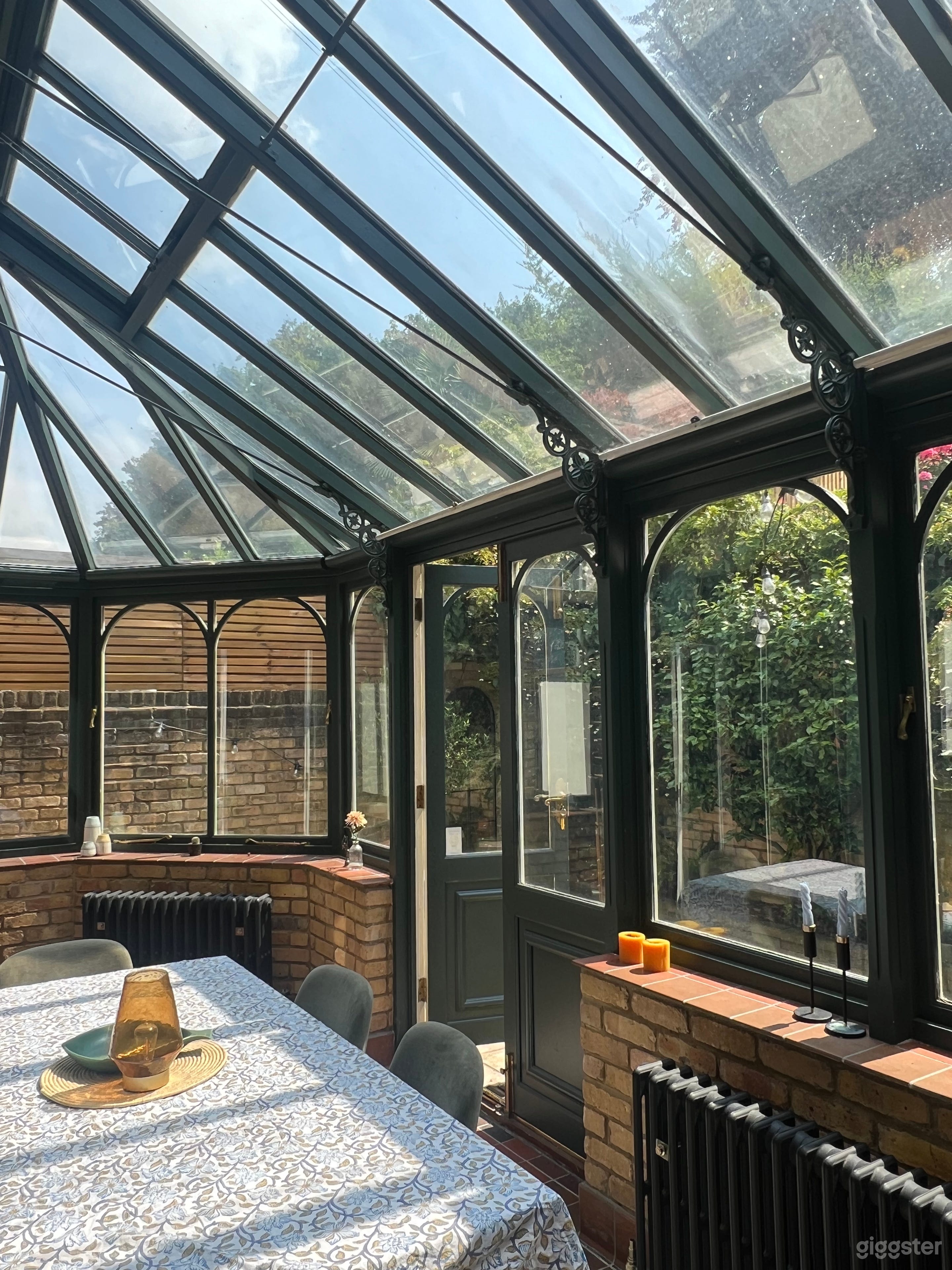 Beautiful Highgate hideaway Photo 3