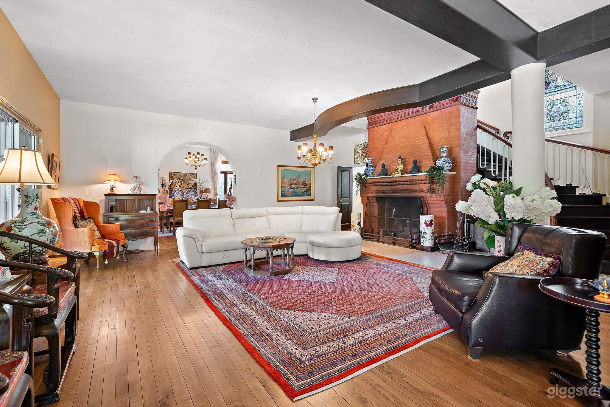 Historic Victorian Waterfront Manor Photo 1