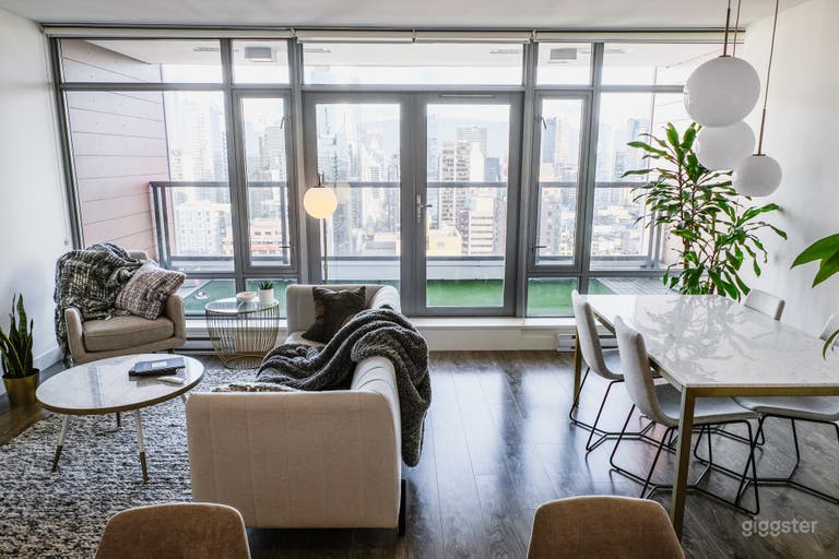  Yaletown Penthouse with City Views 