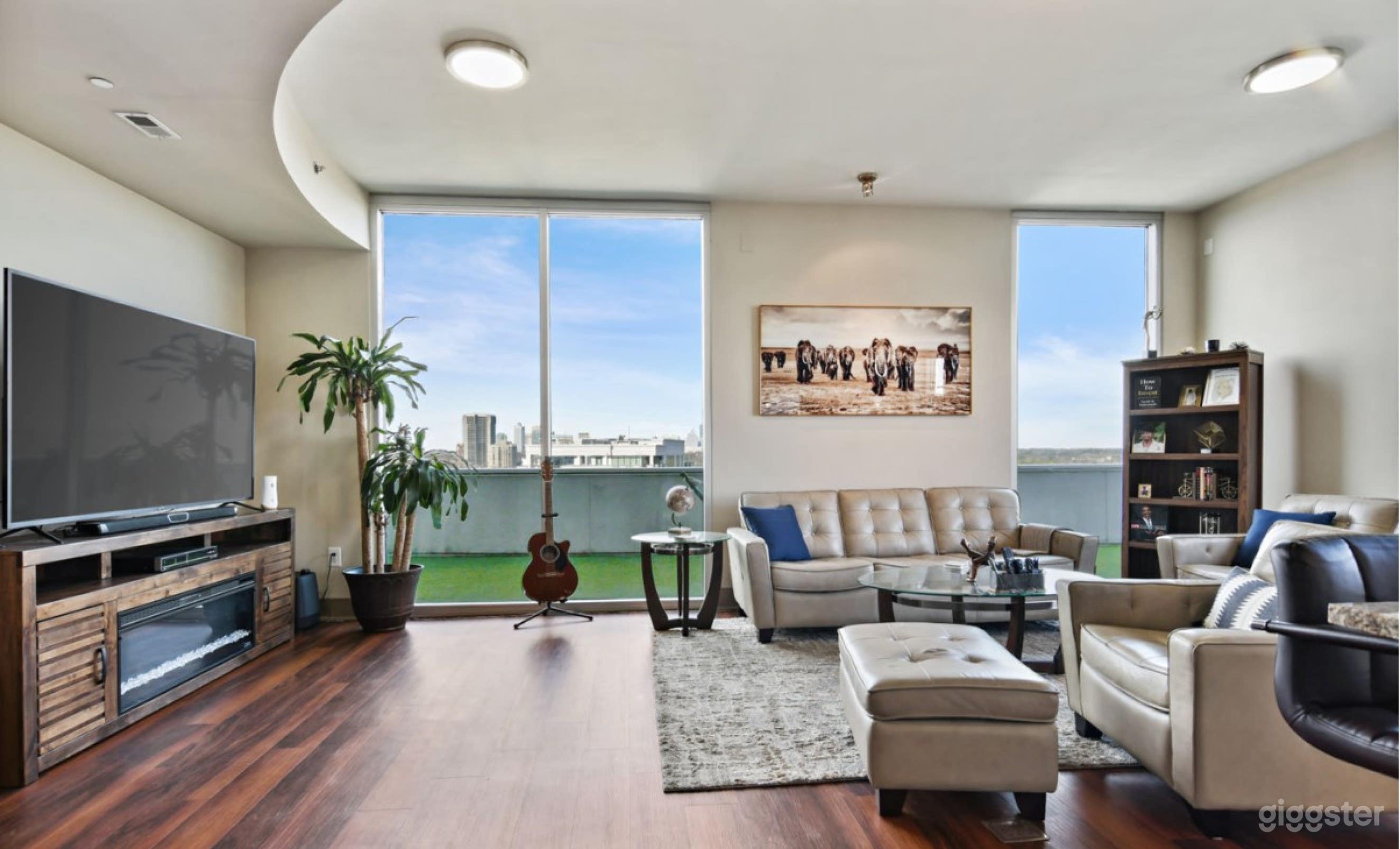 Luxurious Living Room Area In Atlanta Photo 1