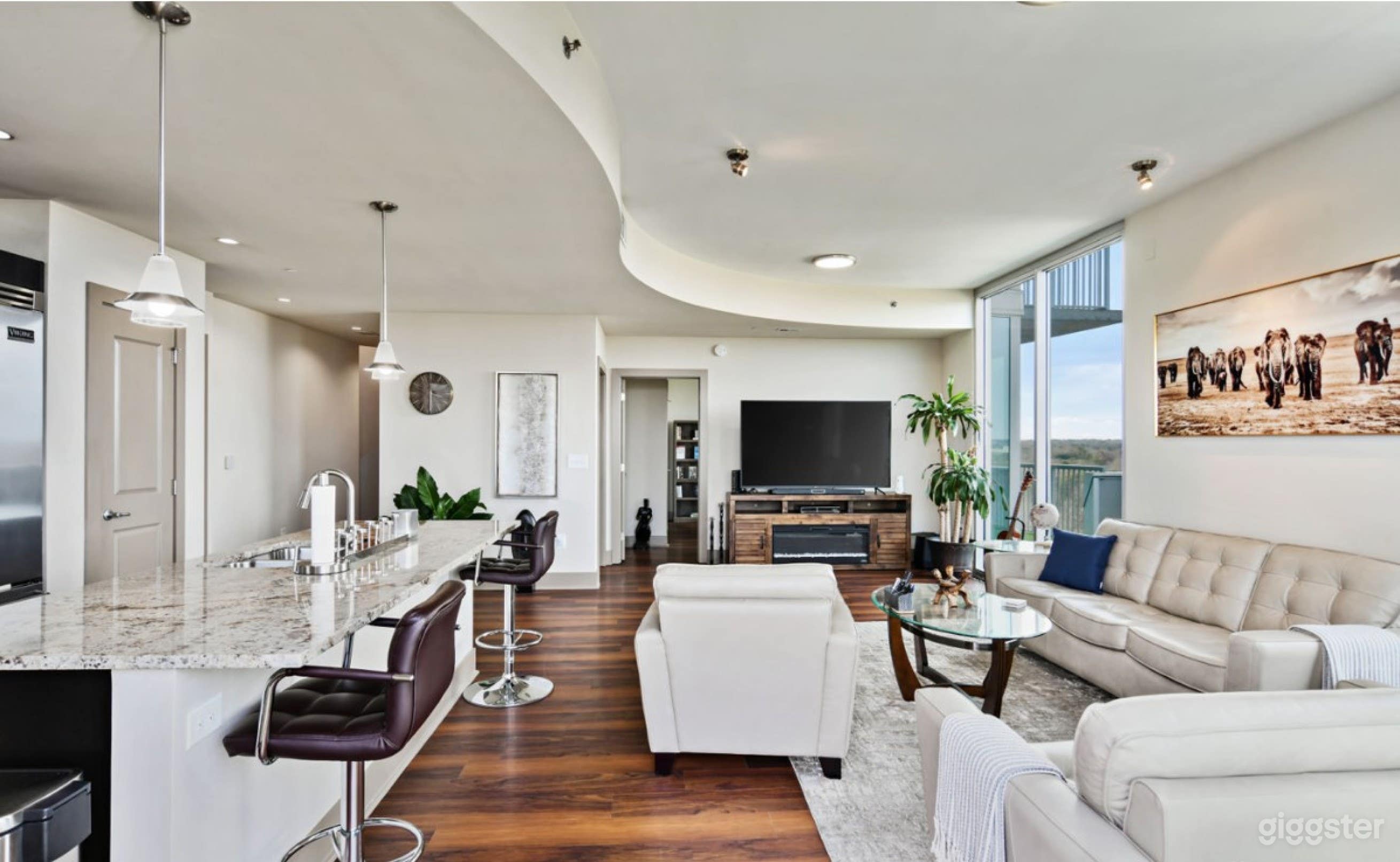 Luxurious Living Room Area In Atlanta Photo 4