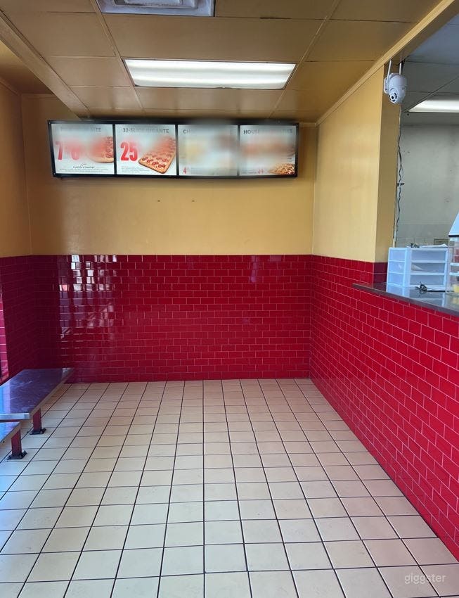 Perfect for Filming Pizza Restaurant in Los Angeles 2nd Loc. Photo 2