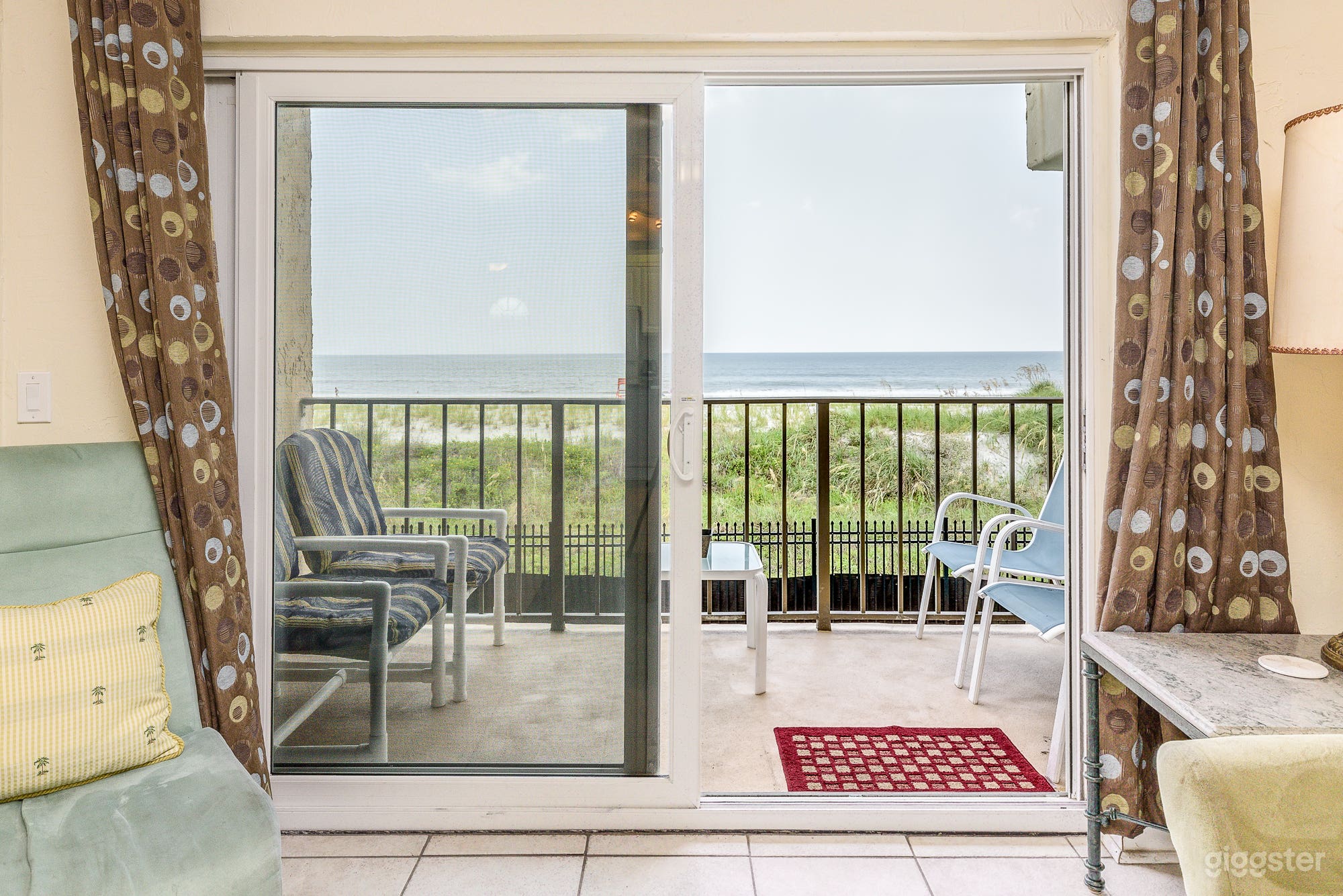 Beach front condo in Jax Beach, FL Photo 2