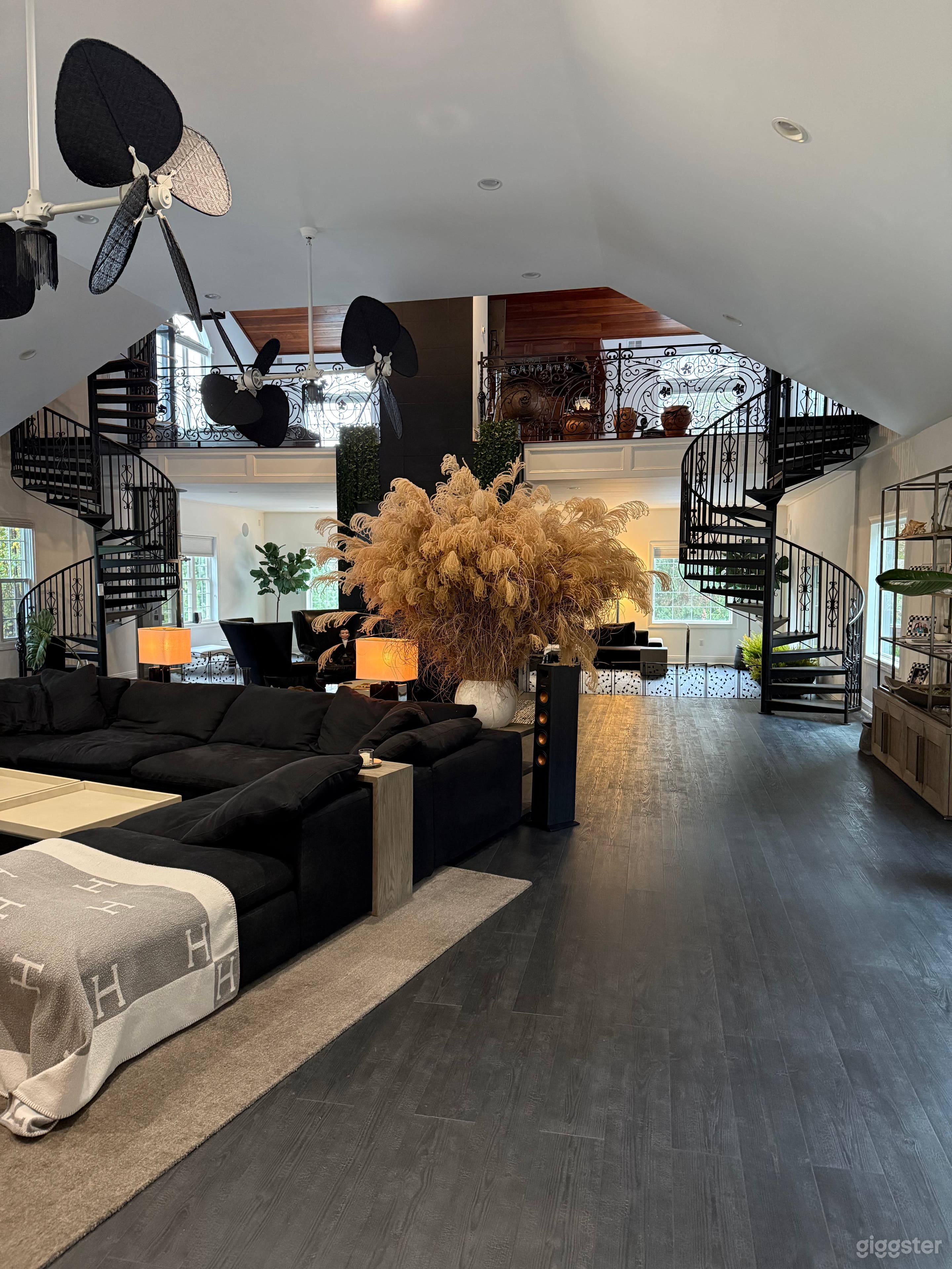 Modern Luxury Resort-Style Mansion with waterfalls Photo 1