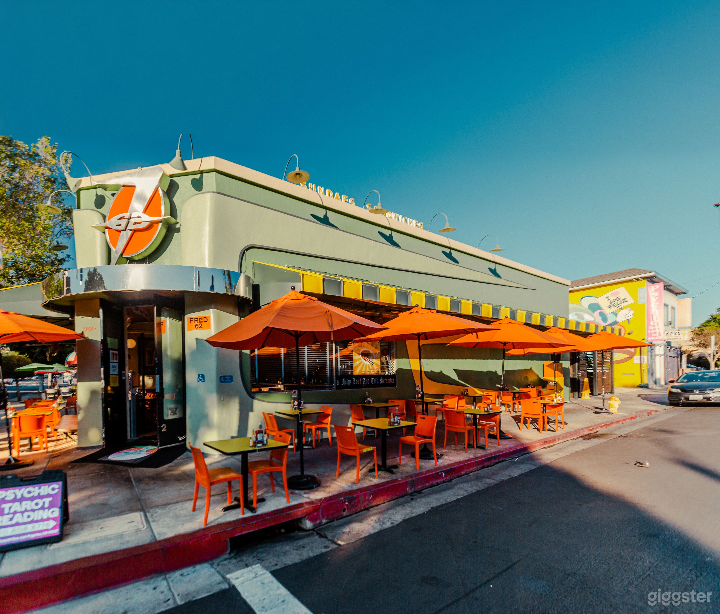 Unique Funky Retro Diner in Vermont Avenue Photo 1