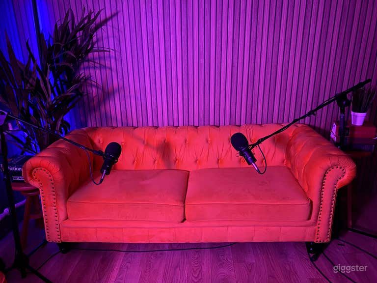  Amazing Podcast Studio 