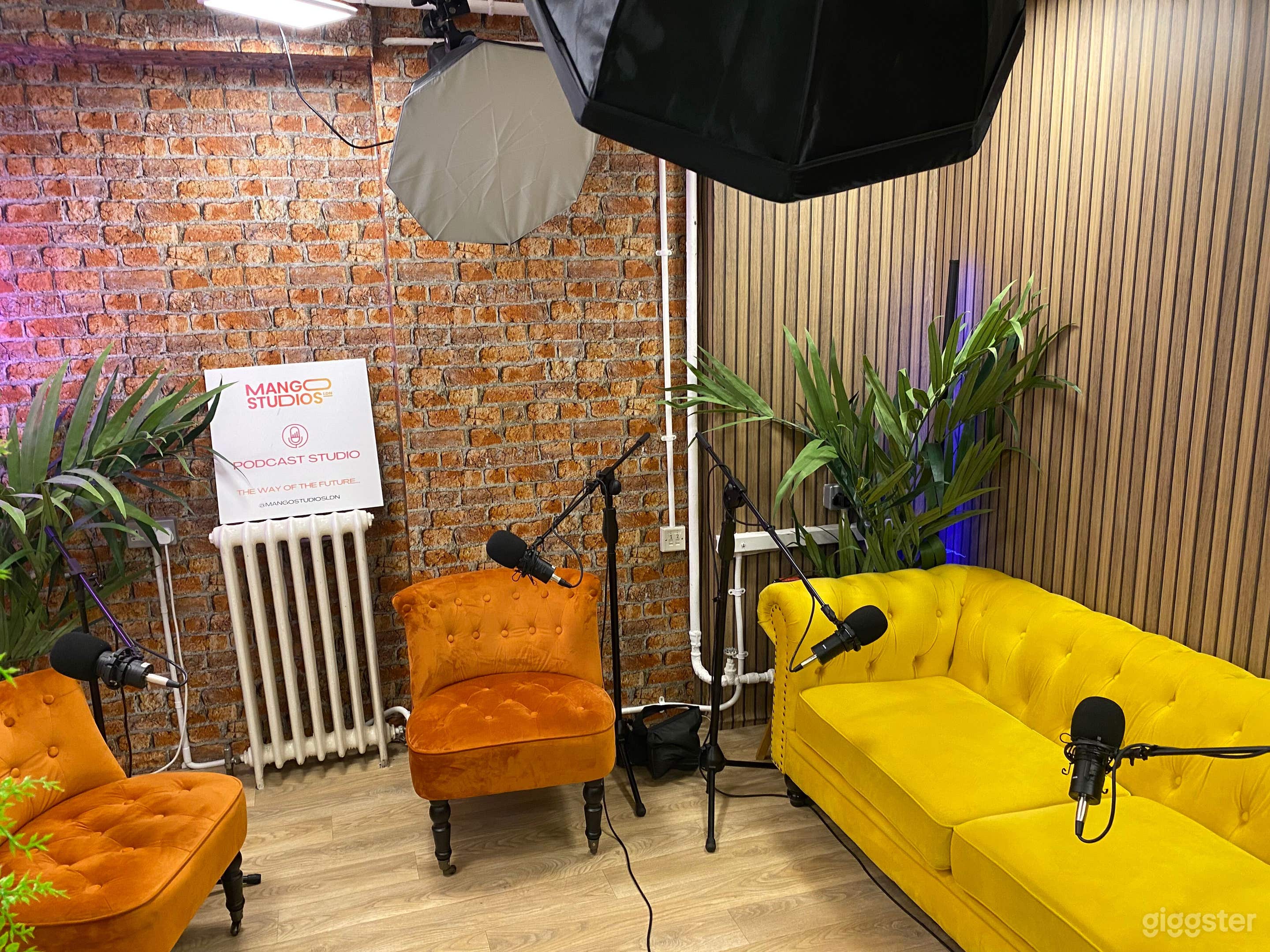 Amazing Podcast Studio Photo 2