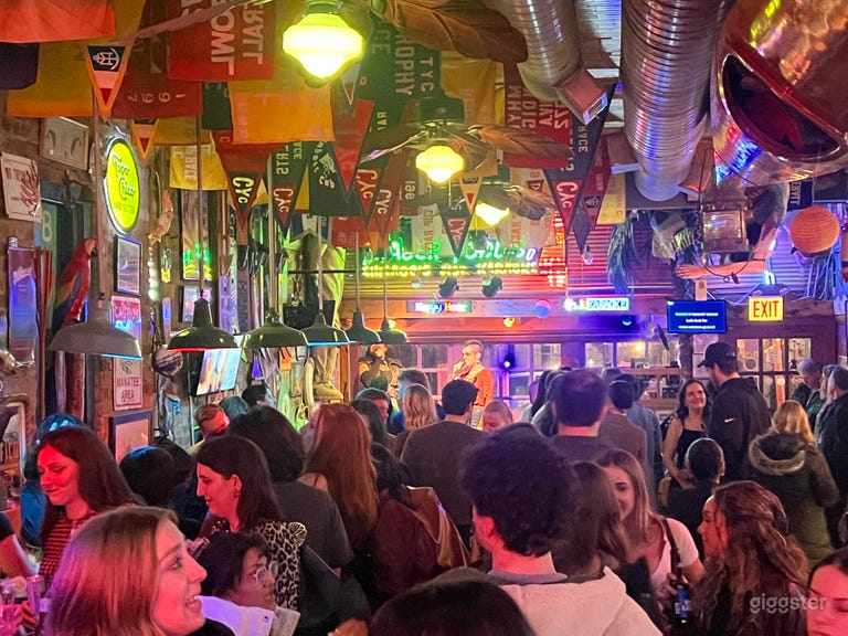  Pan Tropica Karaoke Bar with outdoor Patio 