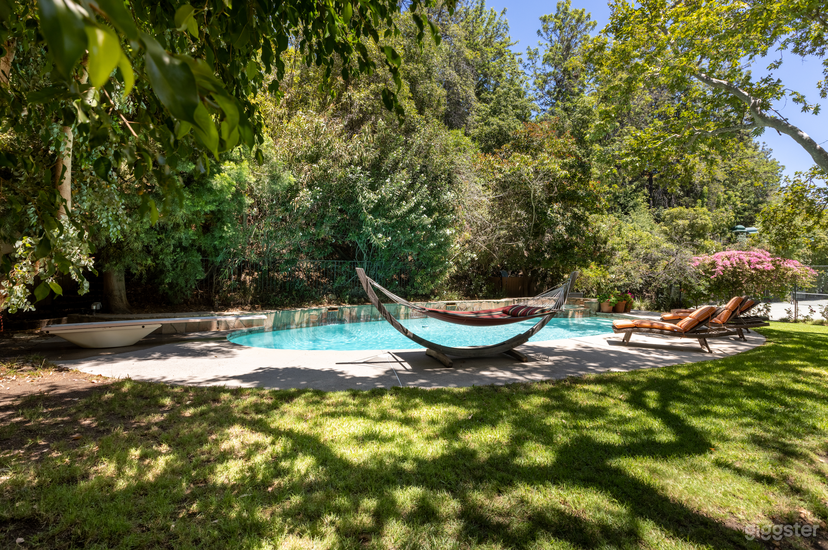 Brentwood Modern Cottage Photo 3