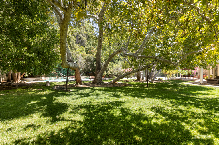  Brentwood Modern Cottage 