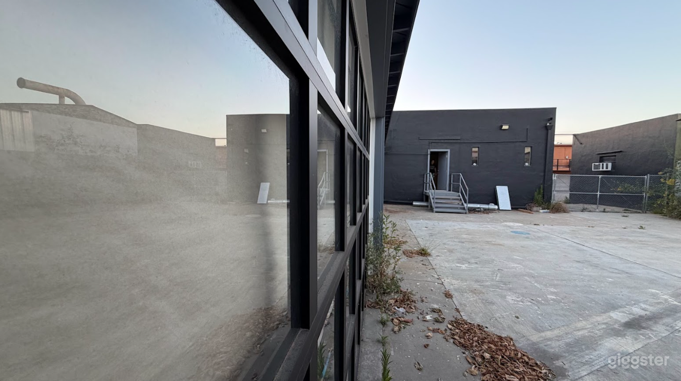 Premium Industrial Flex Space | "Outdoor Magic Warehouse" Photo 4