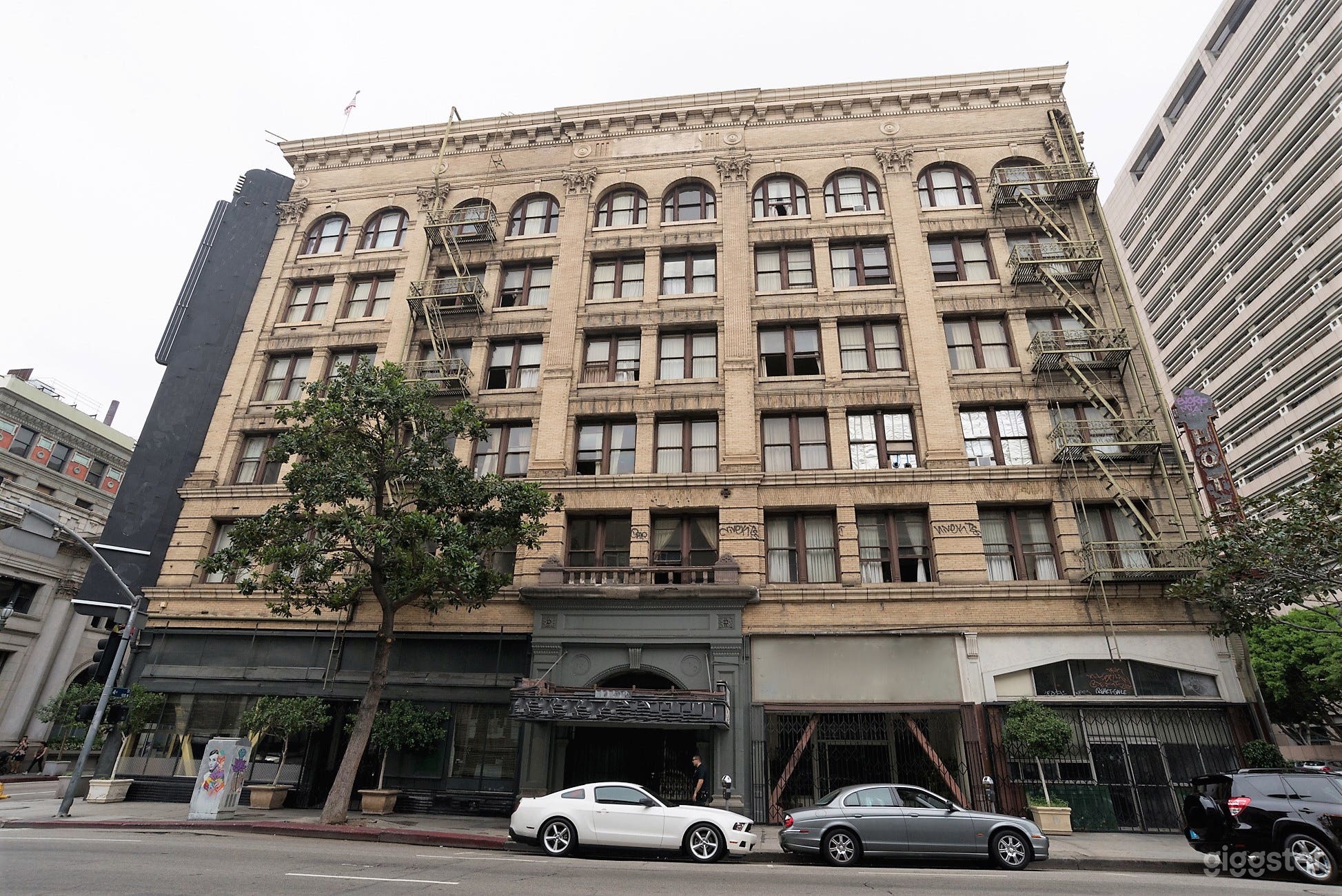 Paradise Alley Photo 2