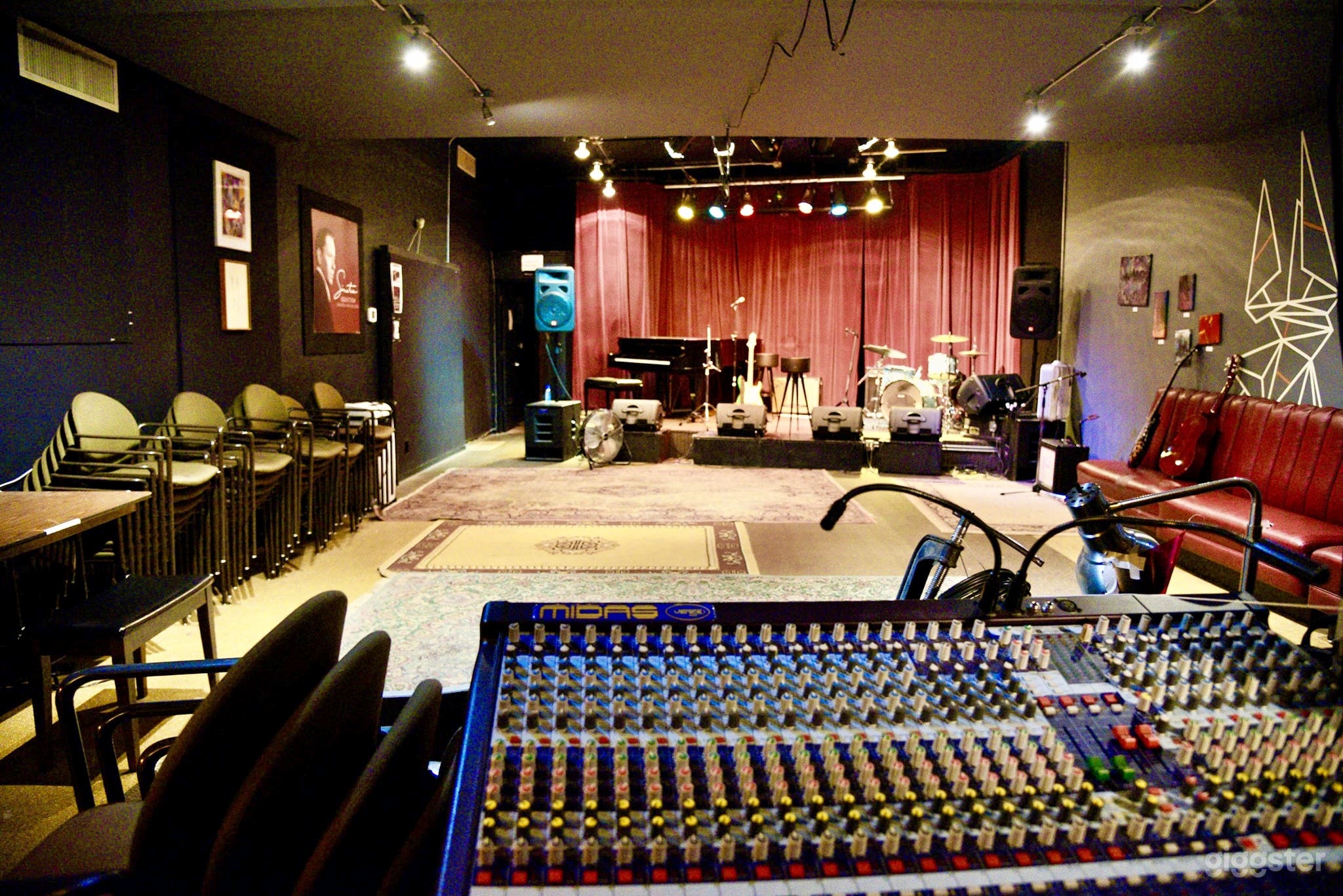 Intimate Music &amp; Performance Venue - South Seattle Photo 1