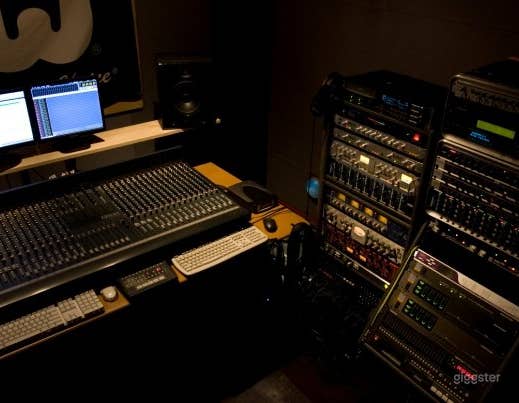Intimate Performance Space Rent Intimate Music Venue in Seattle | Performance Space $90/hr | Giggster