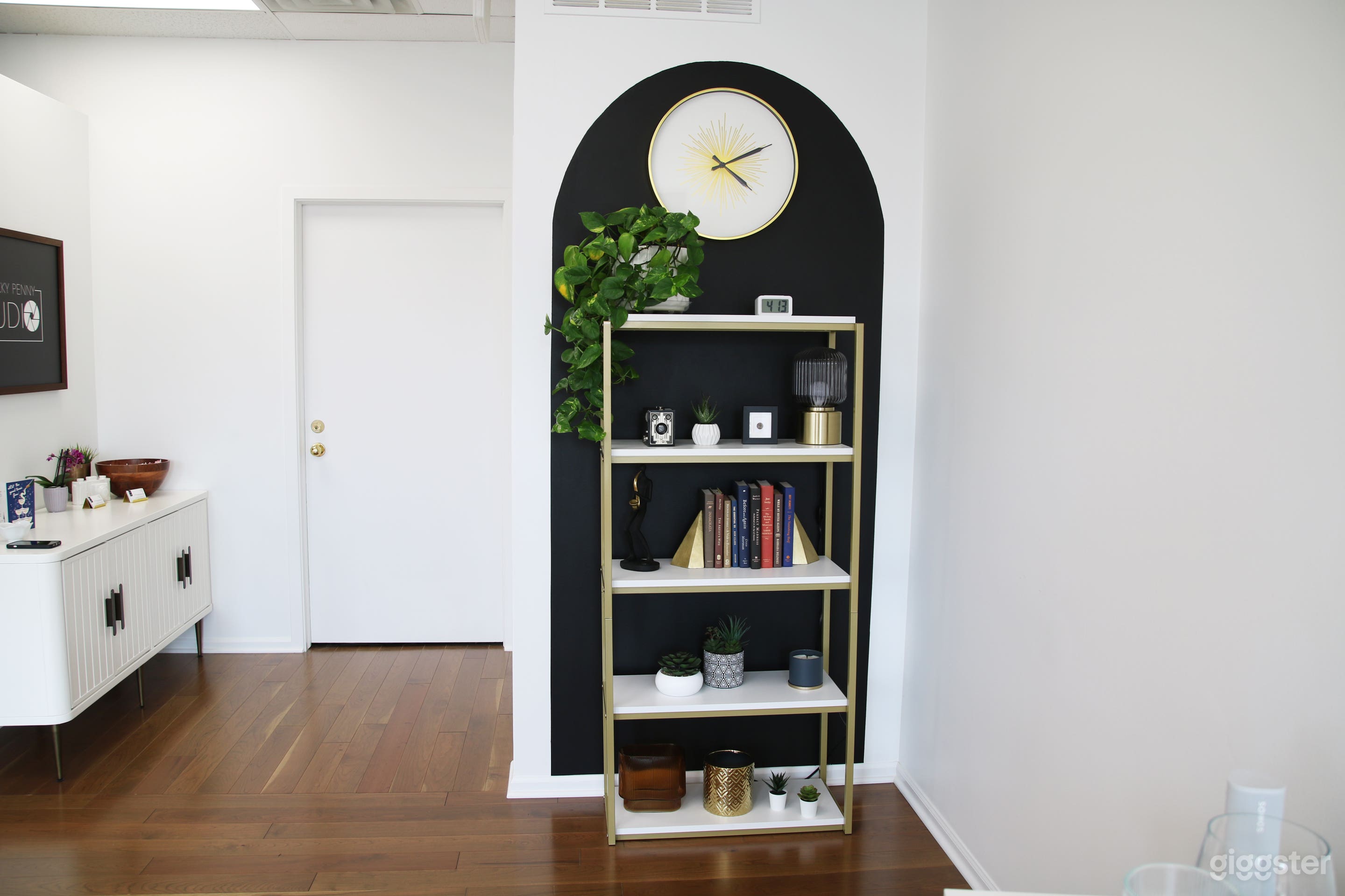 Studio Downtown Rochester Photo/Video/Meetings Photo 4