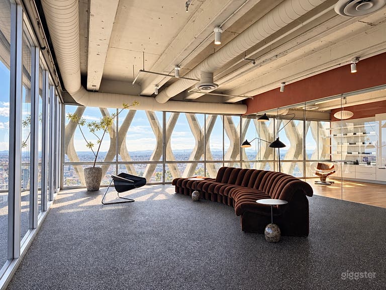  Loft panorámico de vista al skyline de estilo moderno de mediados de siglo 