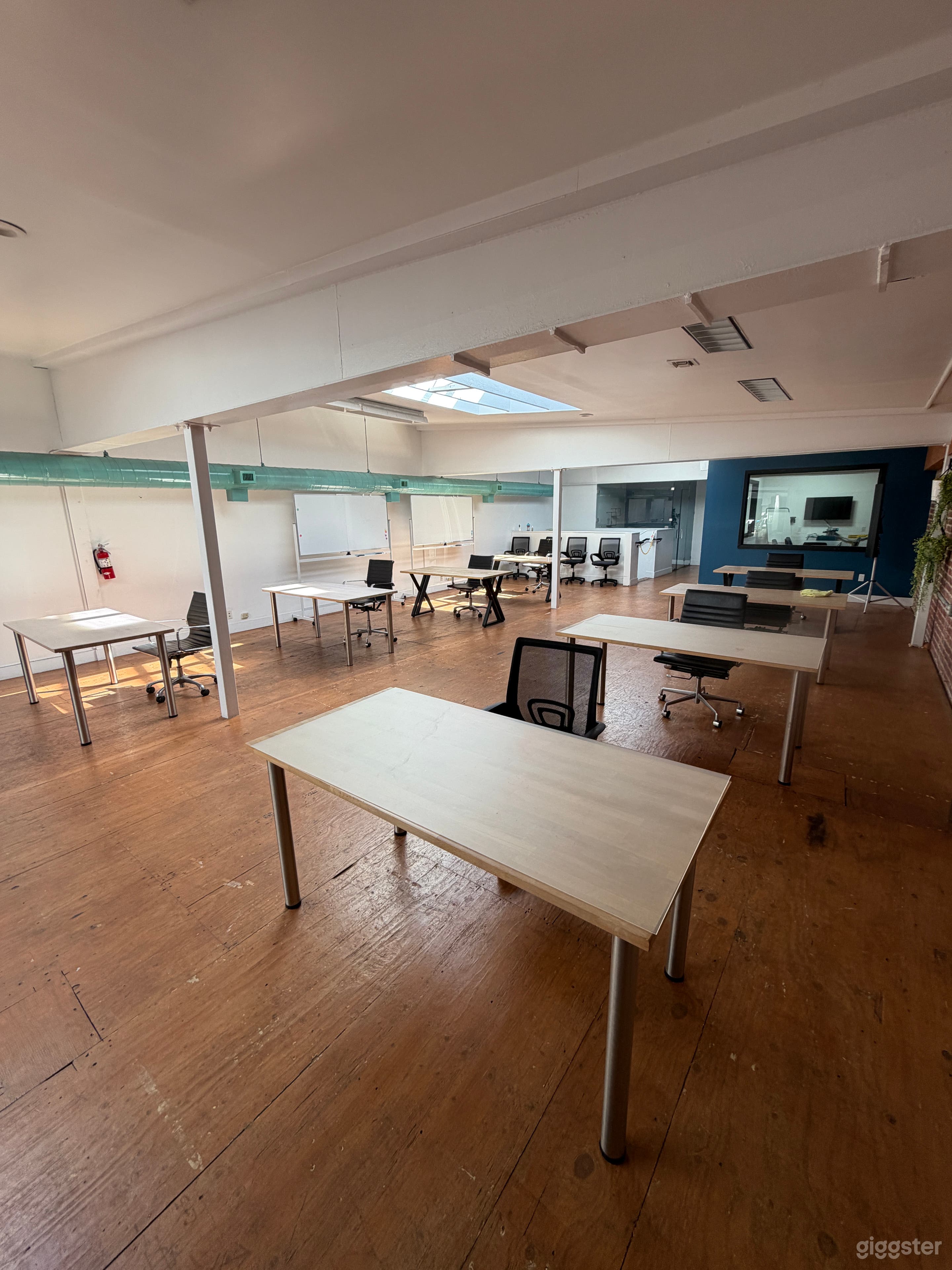 Equipped Loft for Workshops, Productions & Team Offsites Photo 3