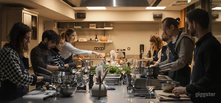  Intimate Chef-Led Culinary Workshop Space for Up to 12 Guest 