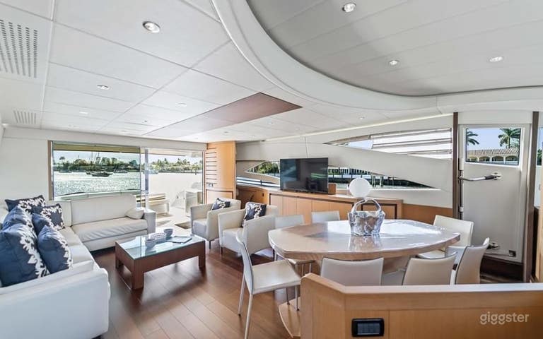  94' PERSHING YACHT 