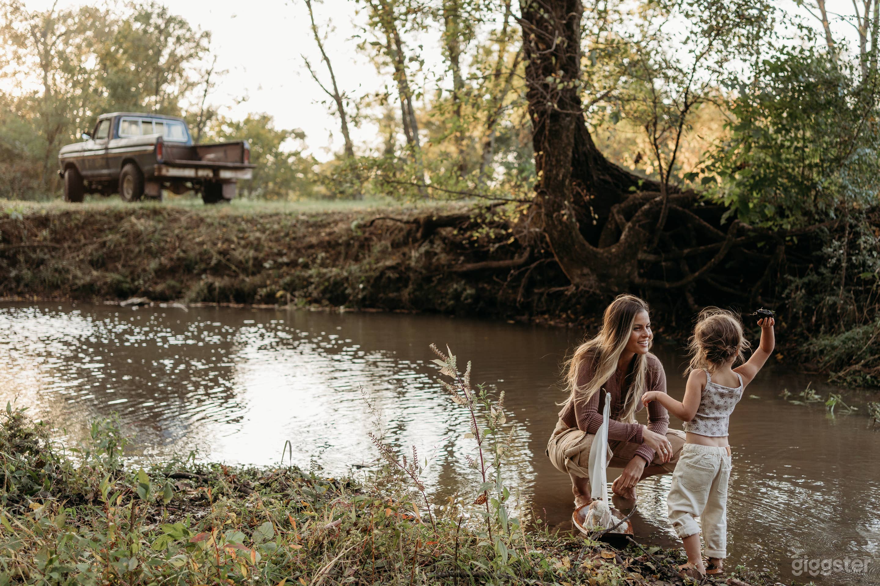 8 Acres. One Winding Creek. Picturesque Tranquility Photo 1