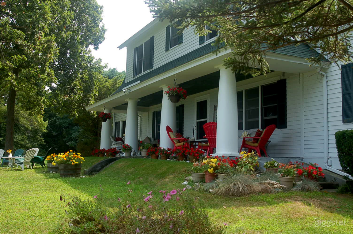 Glen Laurel on the Sound Photo 1