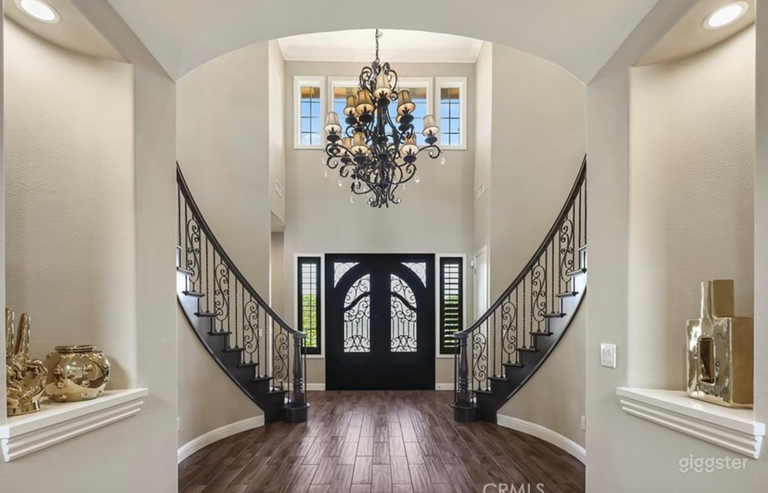  Tranquil Tuscan Estate immaculate & partially furnished 