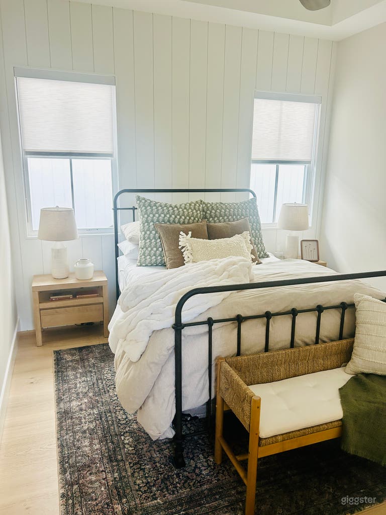  Bright & Airy Home in Redondo Beach 