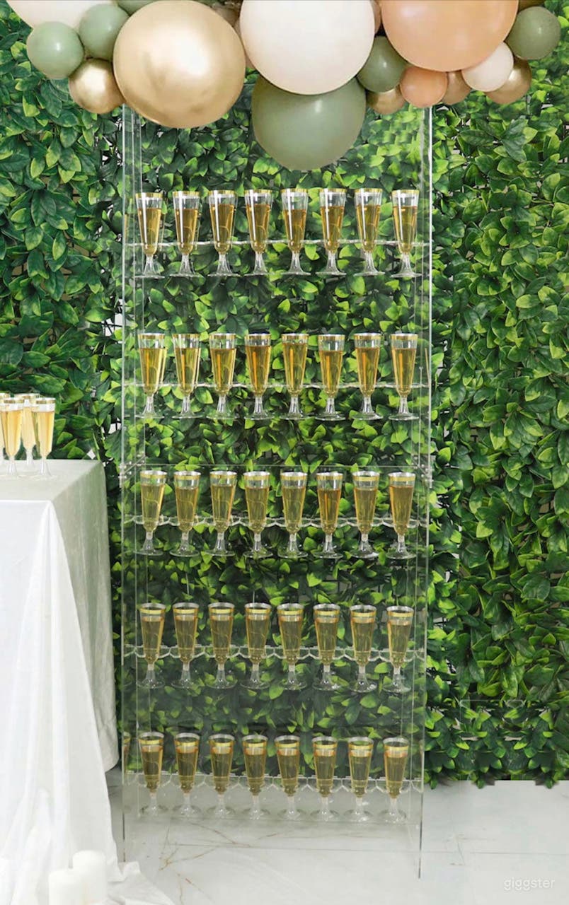 Luxury High Glass Ceiling Venue Photo 4