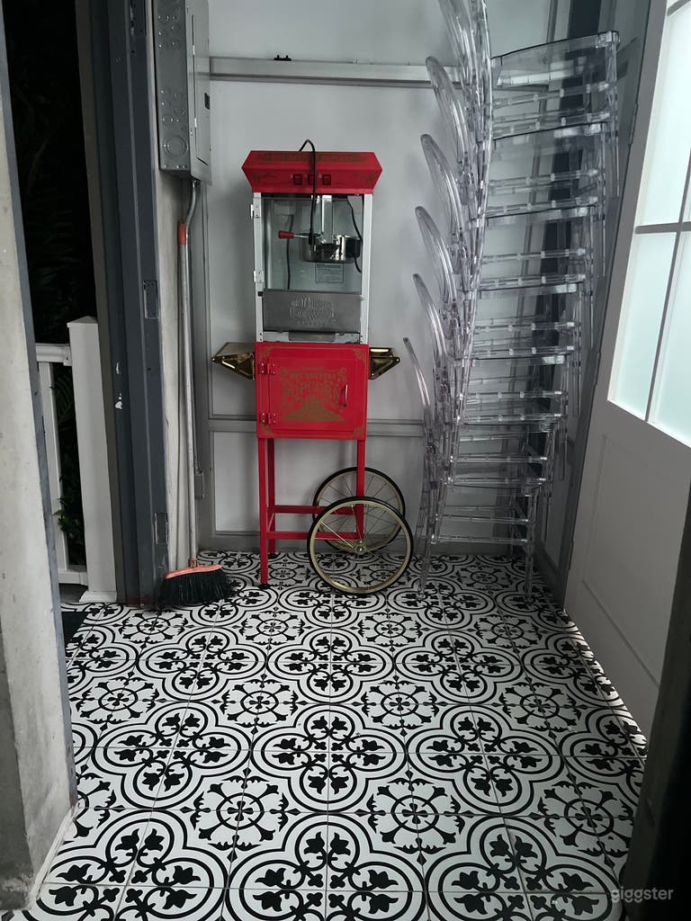  Luxury High Glass Ceiling Venue 