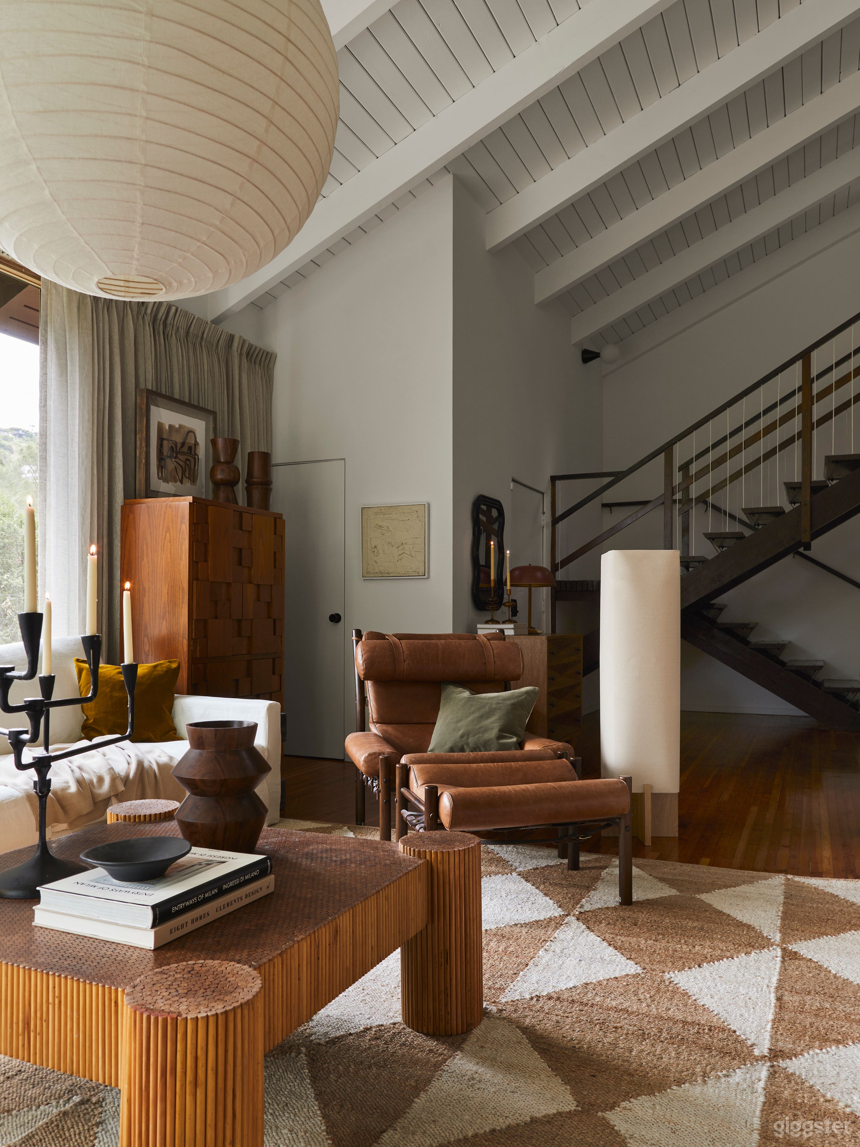 Designer's Mid Century Treehouse Home with Views Photo 4