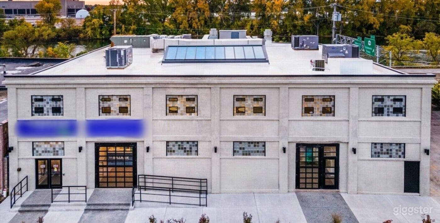 Multi-use Business Incubator w/ Plenty of Options Photo 3