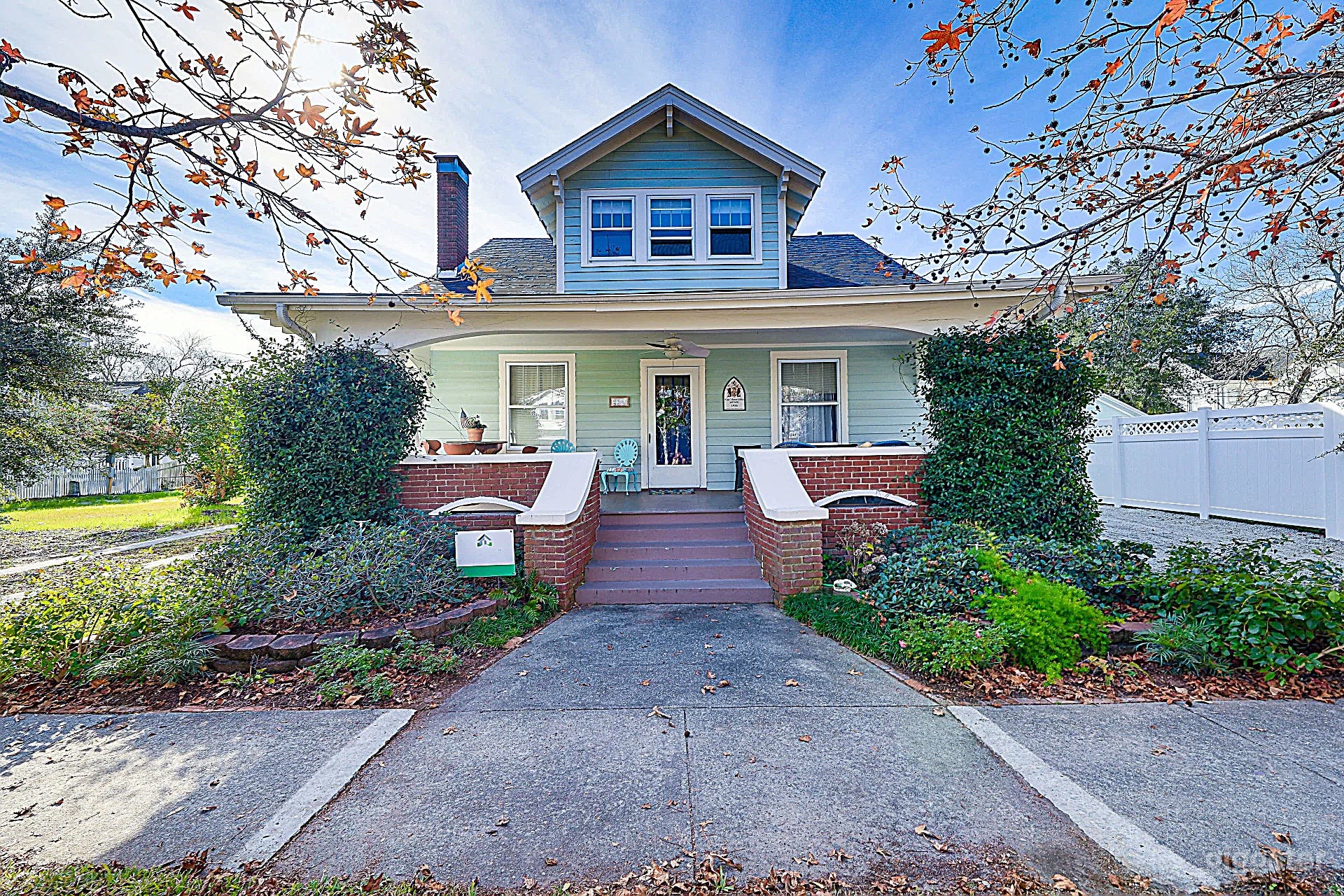 Charming Historic Bunglow in Beaufort Photo 1