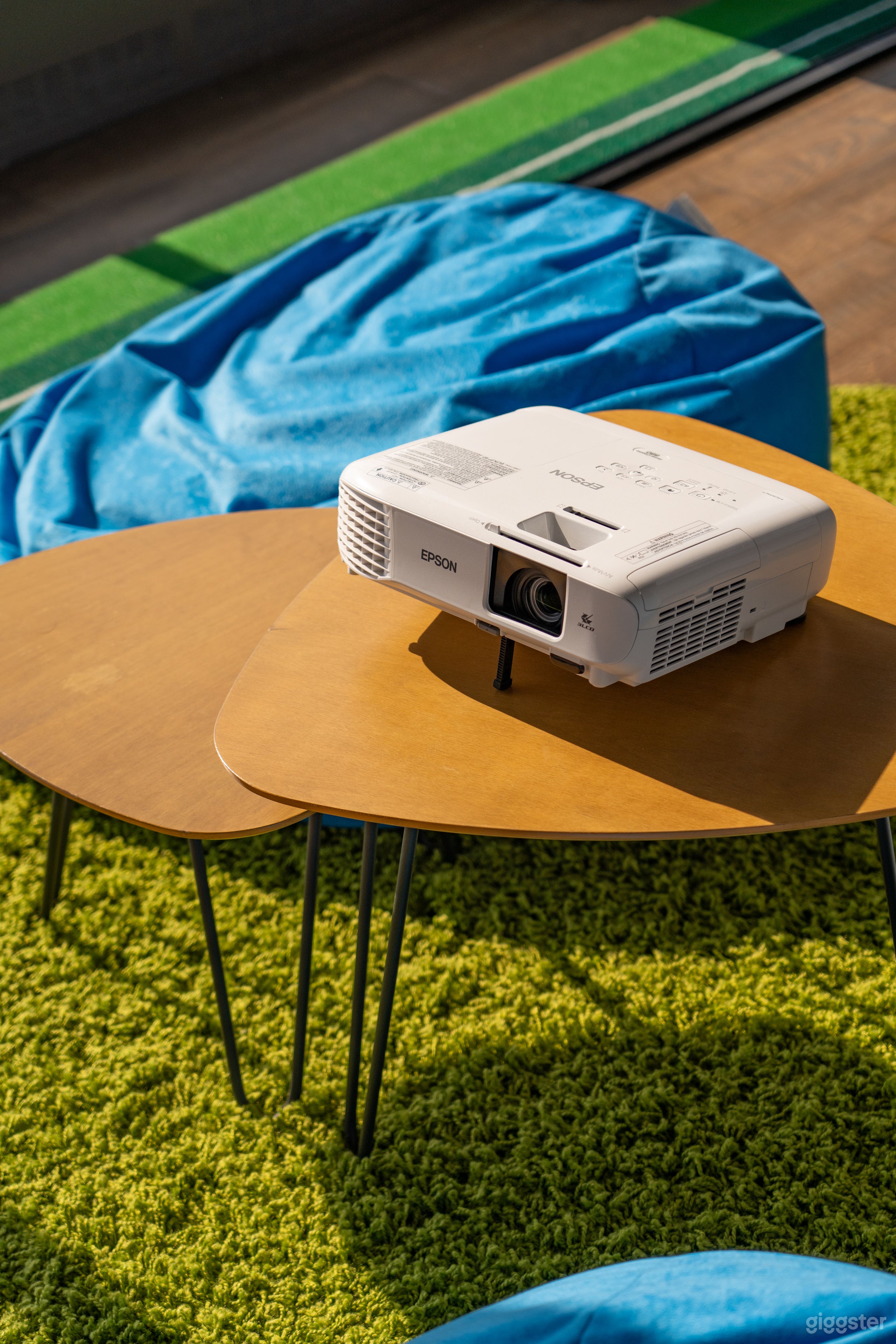 Bright &amp; Casual Space for Creative Gathering  Photo 3