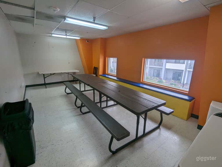  Rooms for rent for meetings 