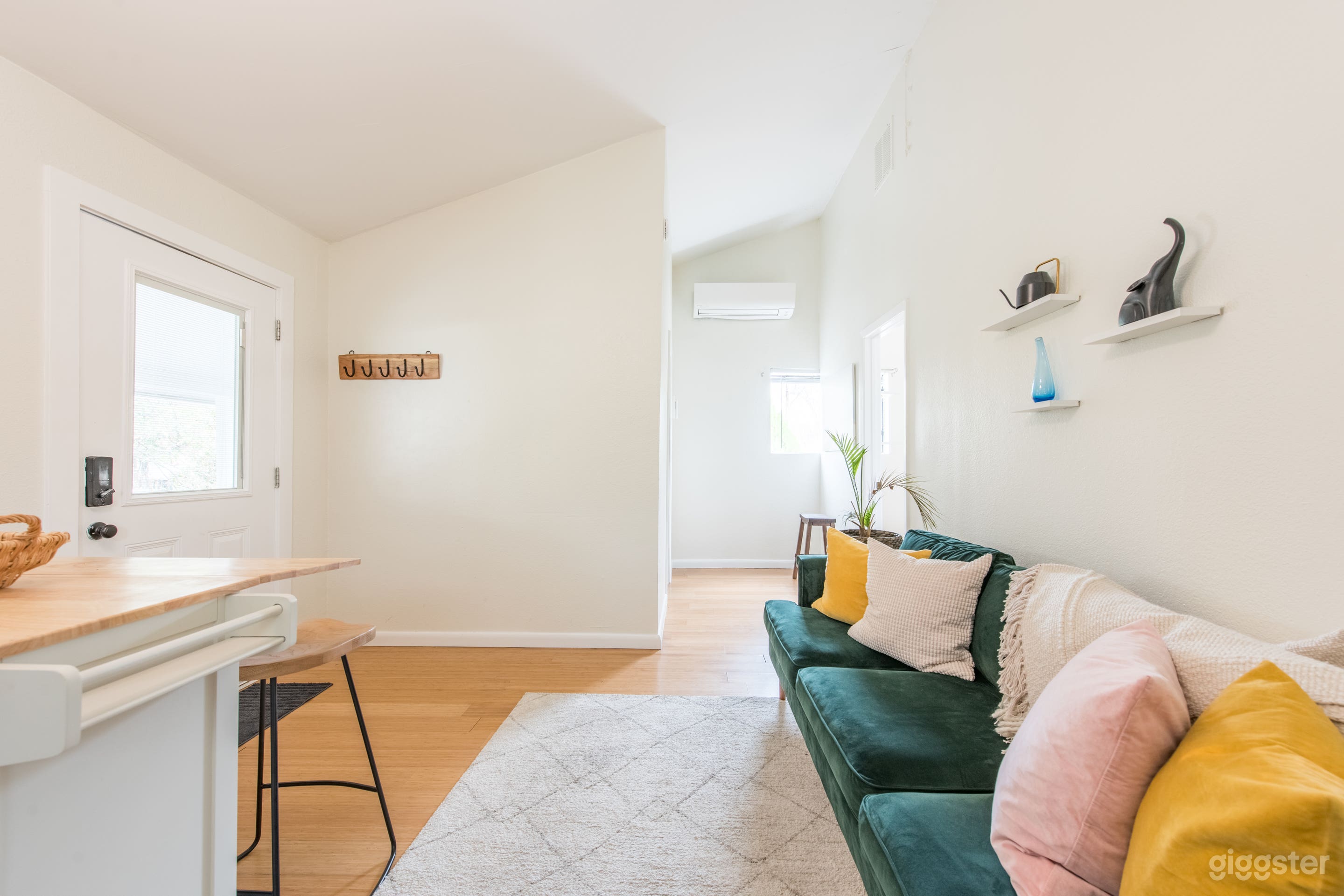 Stylish Balcony, Light and Open, Funky East-Austin Photo 4